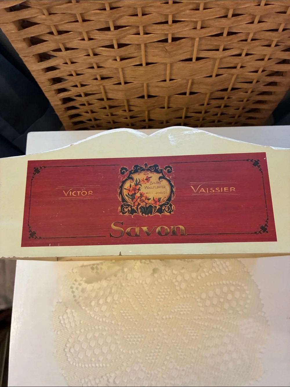 Vtg 1900’s  Victor Vaissier Savon Wallflower White Wooden Soap Caddy w/Handle